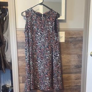 Elegant Sleeveless Floral Dress